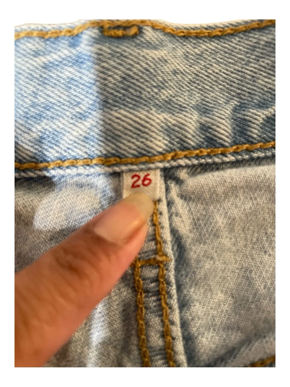 •Light Wash Denim Women’s Shorts